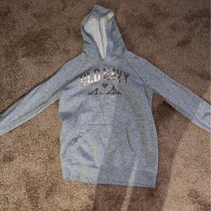 Soft thin hoodie that is very comfy